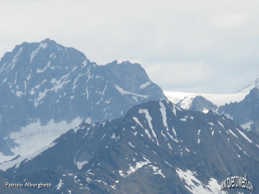 23-Zoom verso l'Adamello.JPG